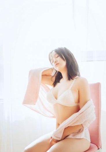 乖乖挽起裙子迈开腿坐下来_剧情片电影在线观看