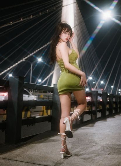 亚洲国产香蕉青青草原_欧美成人在线
