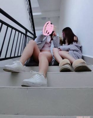 模特尤物蜜桃免费视频_迅雷手机免费观看